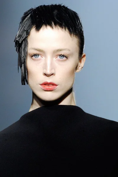 Look 10